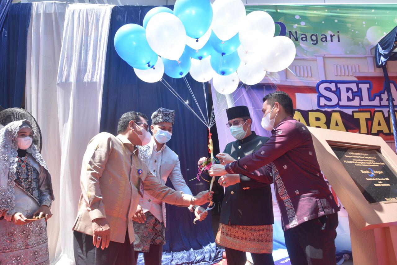 Direktur Utama Bank Nagari, Muhamad Irsyad ketika Soft Opening Kantor Bank Nagari Cabang Sawahlunto